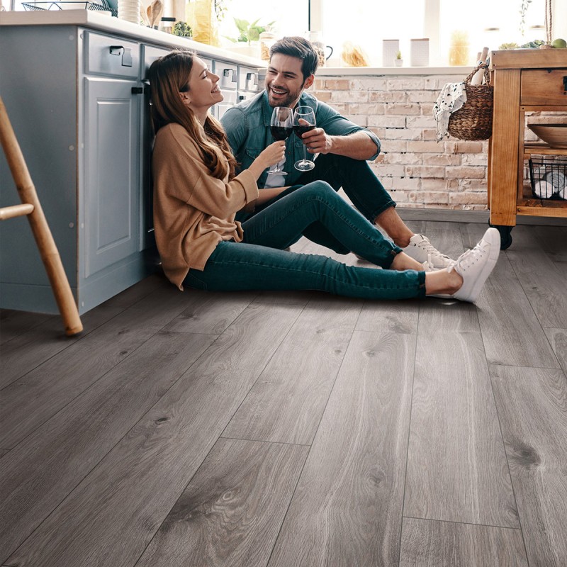 Prémium vízálló laminált padló 8 mm/33/V4 Organic Classic Tornado tölgy K395